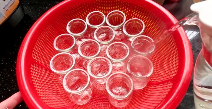 Prepare the jar: Sterilize a glass jar by boiling it in water (34.28). Turn upside down to drain (47.48).