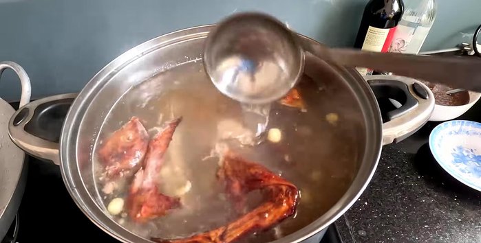Add herbal medicine packet. Simmer for another 20 minutes, then remove the herbal packet (300.919).