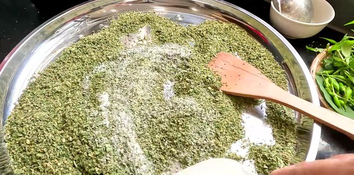 Once the salt mixture is completely cool and dry, add the ground MSG and mix well.