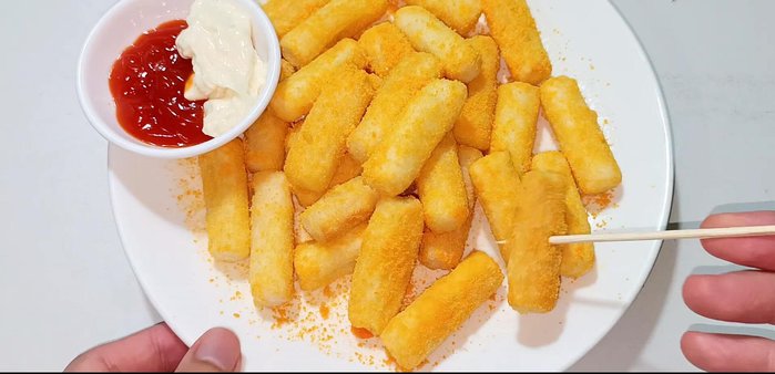 Serve and enjoy! You can eat them plain or with chili sauce and mayonnaise.