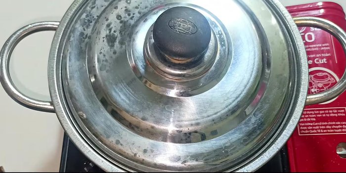 Bring to a boil, then cover and simmer for 5 minutes.