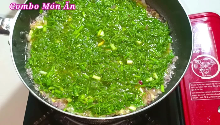 Rotate the pan continuously to cook the edges and prevent burning. Keep the heat at medium.