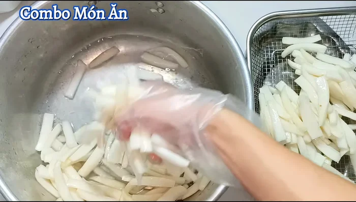 Drain the marinated radishes.