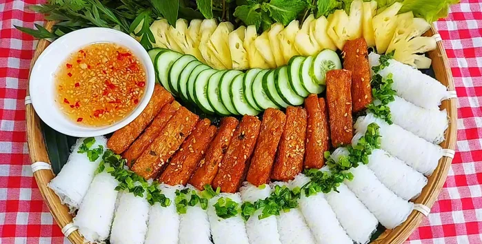 Serve with sweet and sour sauce (recipe in previous videos).