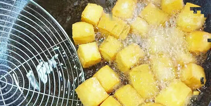 Blend the pineapple (pulp and/or juice) into a sauce.