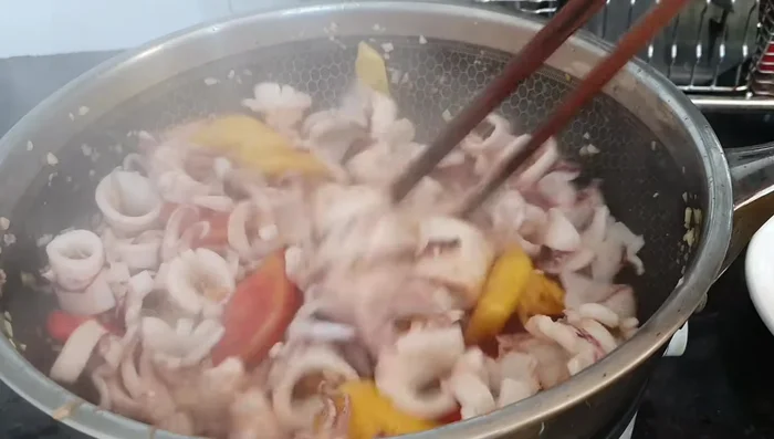 Add garlic celery and stir-fry for another 1-2 minutes until cooked. Turn off the heat.