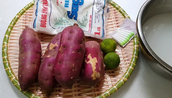 Peel and cut the sweet potatoes into square pieces (35.32).