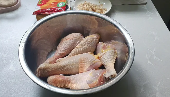 Marinate chicken in fresh milk for 30 minutes.