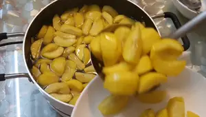 Crispy Peach Tea: Refreshing Summer Drink Recipe