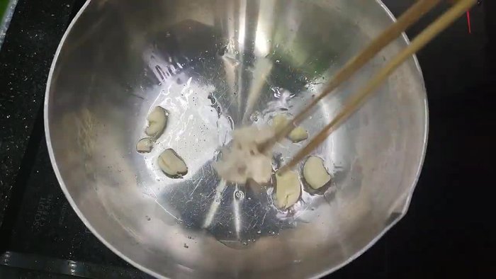 Add garlic and sauté until fragrant.