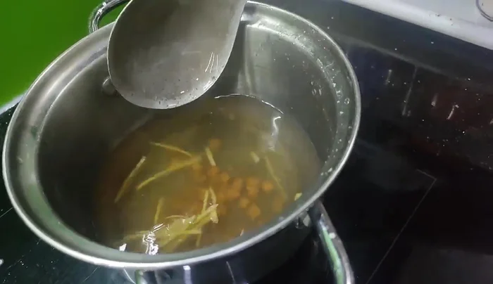 Boil the sugar water.