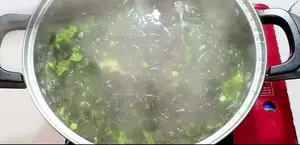 Delicious Seaweed Soup with Shrimp: A Simple Recipe