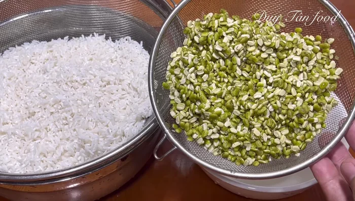Soak mung beans for 1 hour or less.