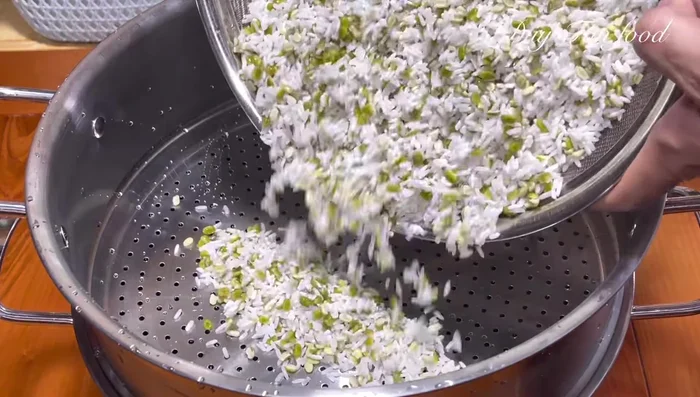 Steam the rice mixture for 35 minutes over medium-high heat without opening the lid.