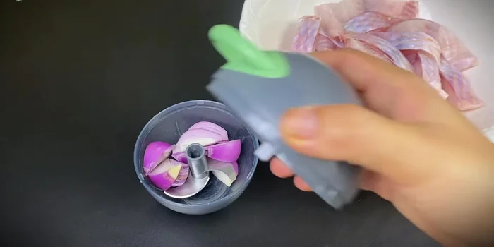 Blend the purple onions until smooth.