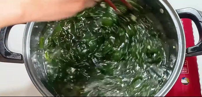 Add water and bring to a boil. Let it simmer for about 1 minute.
