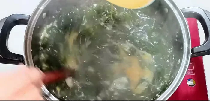 Pour in the egg mixture, stirring gently to avoid making it too smooth.