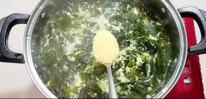 Season with sugar, seasoning powder, salt, cornstarch, and ground pepper. Stir until dissolved.