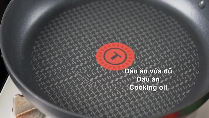 Heat enough oil in a frying pan.