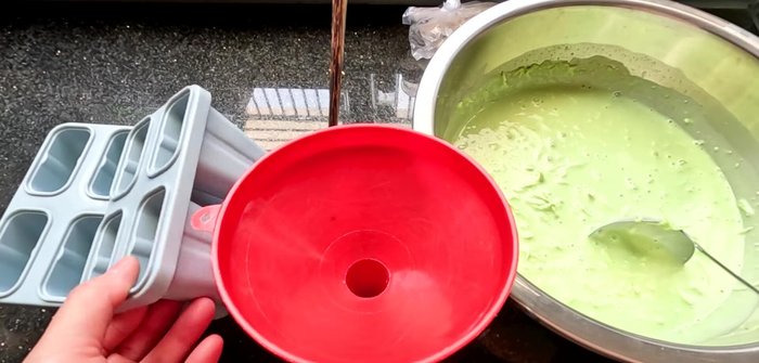 Spoon the mixture into ice cream molds or containers.