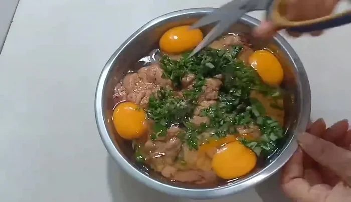 Cut the fish eggs into small pieces to prevent sticking and mix them with the egg mixture.