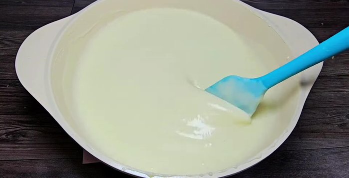 Combine the banana and jackfruit with the cooled yogurt mixture.