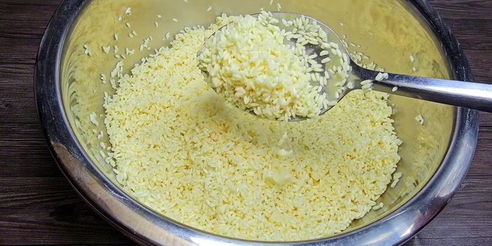 After 2 hours, add enough water to just cover the sticky rice and soak for 24 hours.