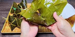 Ash Water Cake Recipe: Chewy & Crispy Vietnamese Banh Ú Nước Tro