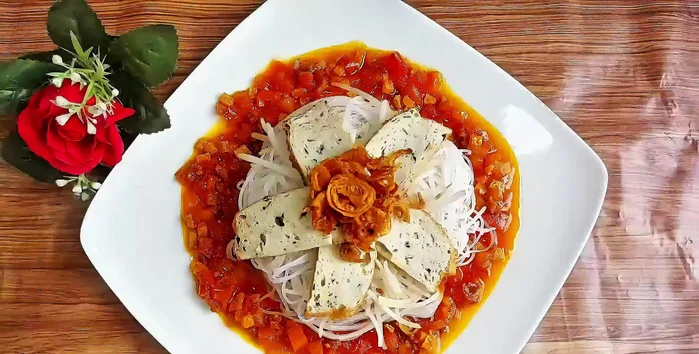 Add other toppings like blanched vegetarian meatloaf, fried onions, or chive oil.