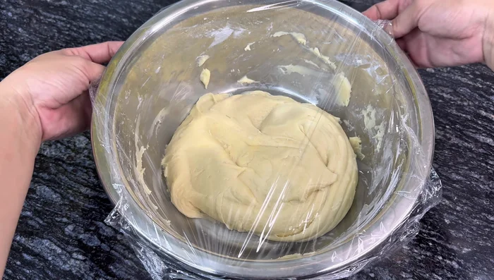 Cover the dough with plastic wrap and let it rest for 30 minutes.