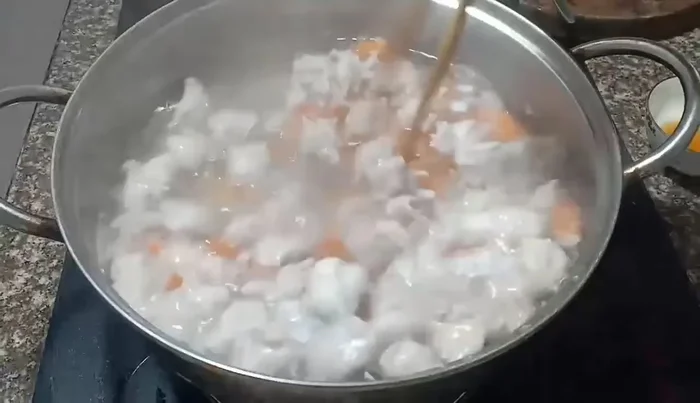 Bring the soup to a boil.