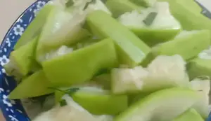 Sweet & Cool Boiled Squash: A Refreshing Vietnamese Summer Recipe