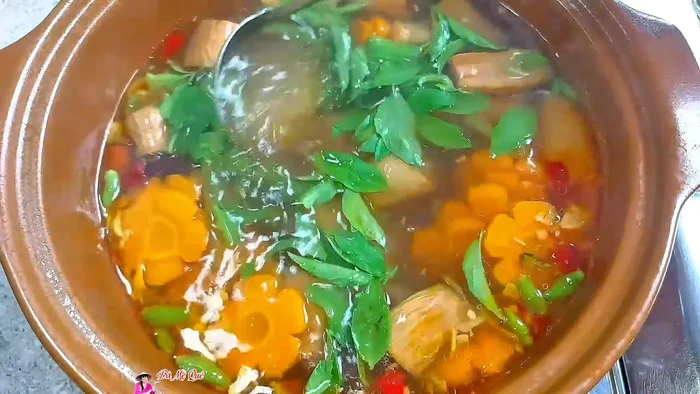 Prepare the noodles: Blanch noodles in boiling water if you prefer them soft; otherwise, rinse them several times in cold water to remove any sour taste.