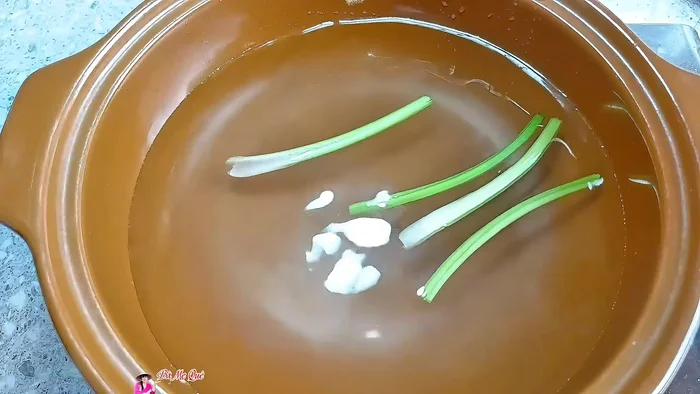 Bring the broth to a boil and simmer for about 20 minutes until the carrots are tender.