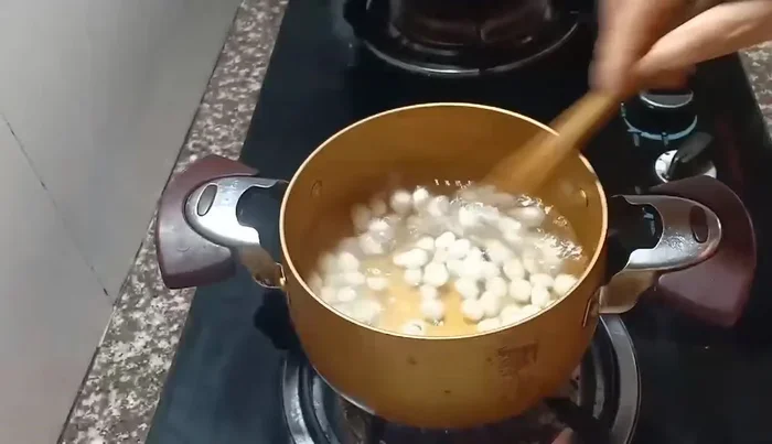 Bring a fresh pot of water to a boil. Add the tapioca pearls and cook until they float to the surface (about 1-2 minutes).