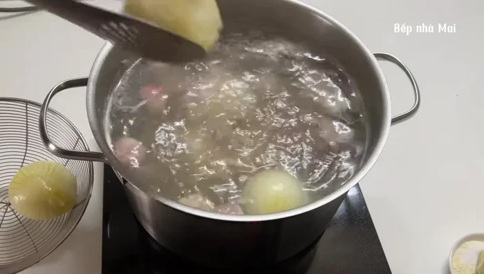 After an hour, remove onion and shallot. Add salt and ginger.