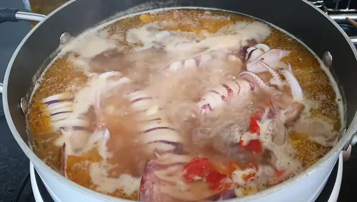 Add vermicelli noodles and cook for about 1 minute. (408.72)