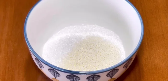 Prepare the sauce: In a bowl, mix sugar, seasoning powder, fish sauce (adjust amount to your preference), chili sauce, chili powder/dried chili (optional), and fresh chili (optional).
