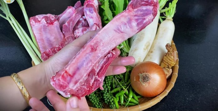 Wash the ribs thoroughly with water. Cut in half if needed.