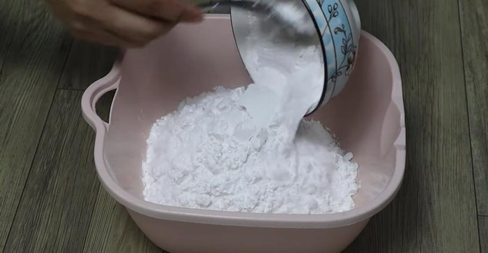 Mix rice flour and tapioca starch. Gradually add boiling water to form a dough. Knead until smooth and elastic.
