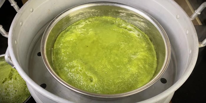 Optional: Add the coconut milk on top after steaming and let it sit for a few more minutes. (537.279)