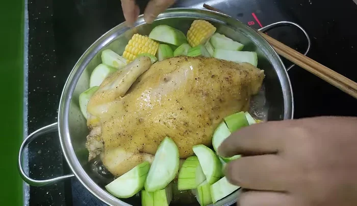 Steam for another 10 minutes until the chicken is cooked.