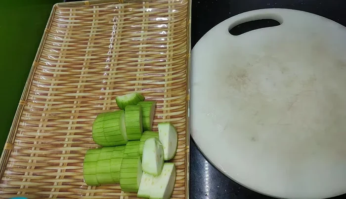 Prepare the chicken. If using a whole chicken, it will take longer to cook but will be sweeter.