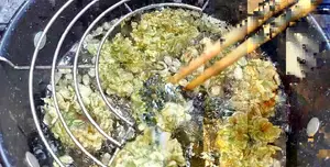 Crispy Fried Shiitake Mushrooms with Green Rice Flakes - Vegetarian Recipe
