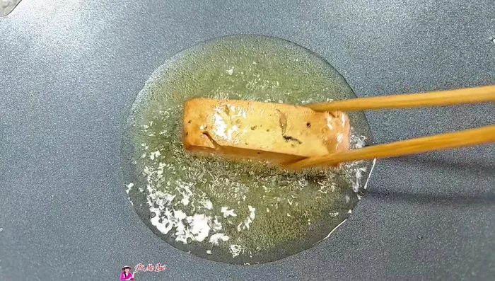 Remove from heat, let it cool, and slice thinly.