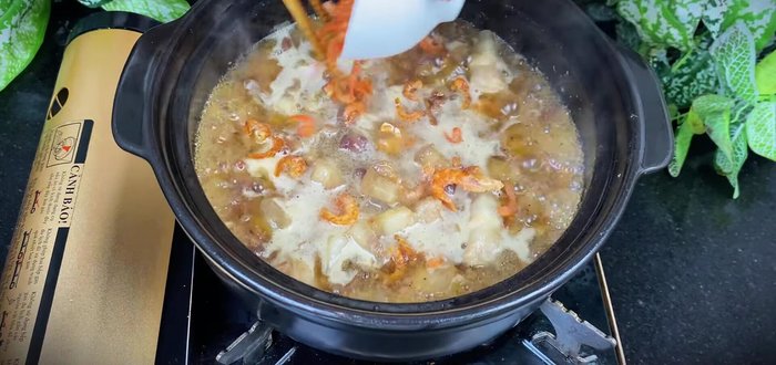 Add the dried shrimp (rinsed, no need to soak) to the pot and skim off any foam.