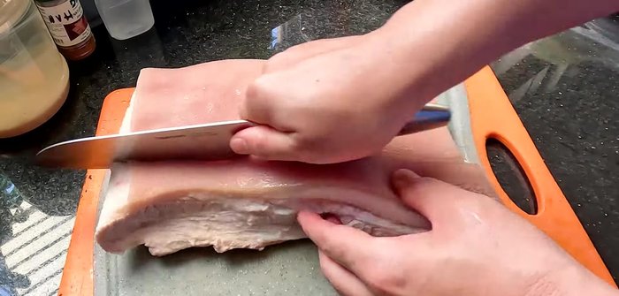 Cut the pork belly into 3-4 pieces (depending on size).
